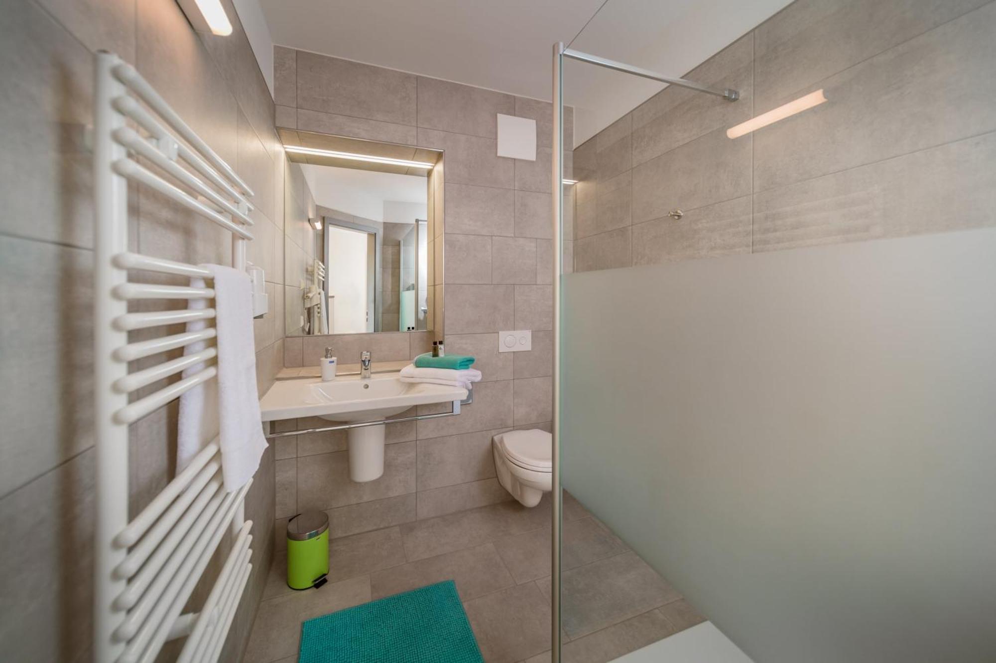 Elly Hostel フライベルク 部屋 写真